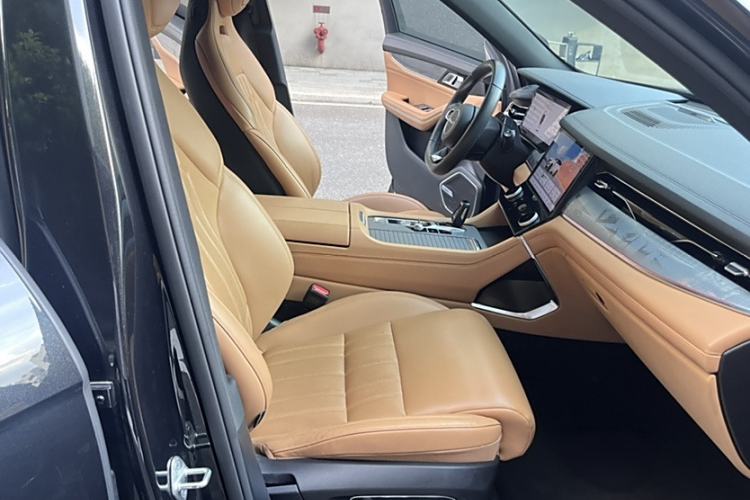 Used Lynk & Co 09 EM-P 2023 2.0TD EM-P Long-Range Version PM 7-Seater Right Front Seat