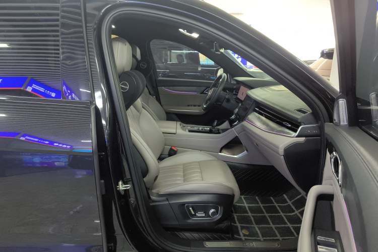 Used Lynk & Co 09 EM-P 2023 2.0TD EM-P Long-Range Version PM Six-Seater Right Front Seat