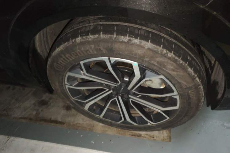 Used Lynk & Co 09 EM-P 2023 2.0TD EM-P Long-Range Version PM 7-Seater Right Front Wheel Hub