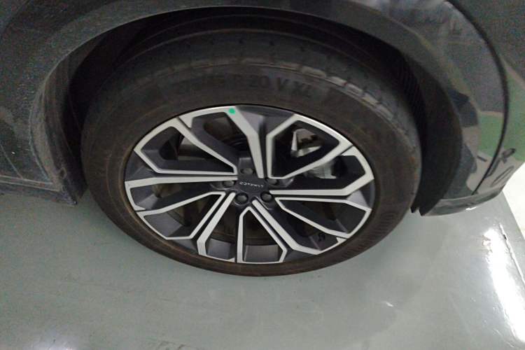 Used Lynk & Co 09 EM-P 2023 2.0TD EM-P Long-Range Version PM Six-Seater Right Front Wheel Hub