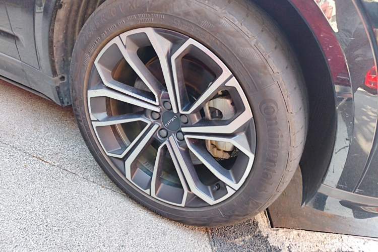 Used Lynk & Co 09 EM-P 2023 2.0TD EM-P Long-Range Version PM 7-Seater Right Front Wheel Hub