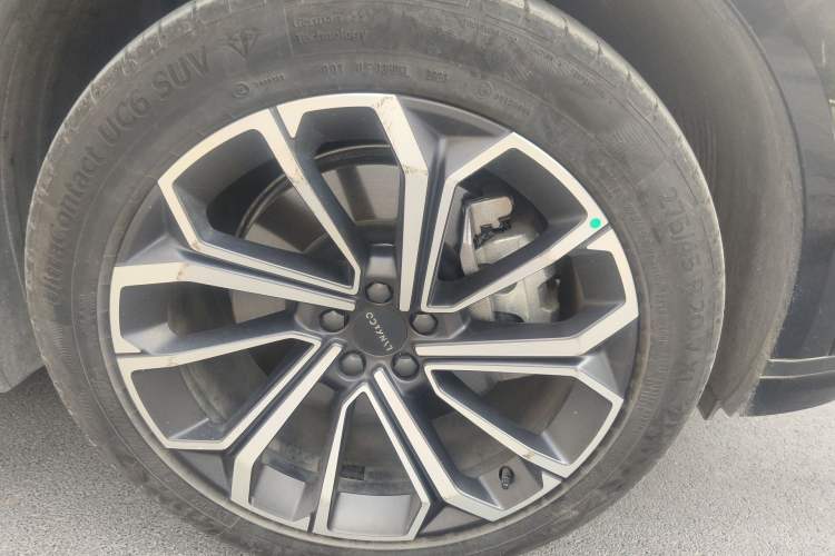 Used Lynk & Co 09 EM-P 2023 2.0TD EM-P Four-Wheel Drive Asian Games Executive Edition Five Seats Right Front Wheel Hub