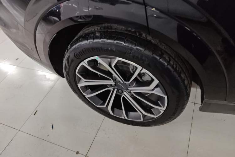 Used Lynk & Co 09 EM-P 2023 2.0TD EM-P Four-Wheel Drive Asian Games Executive Edition Five Seats Right Rear Wheel Hub
