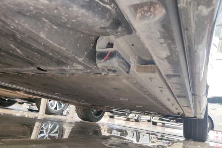 Used Lynk & Co 09 EM-P 2023 2.0TD EM-P Long-Range Version PM 7-Seater Right Side Sill