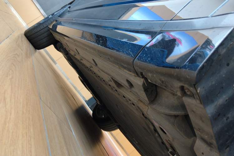 Used Lynk & Co 09 EM-P 2023 2.0TD EM-P Long-Range Version PM 7-Seater Right Side Sill