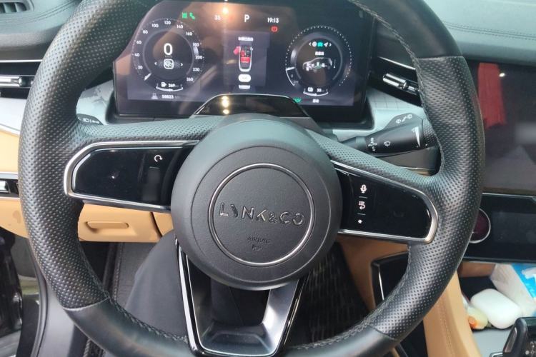 Used Lynk & Co 09 EM-P 2023 2.0TD EM-P Four-Wheel Drive Asian Games Executive Edition Five Seats Steering Wheel
