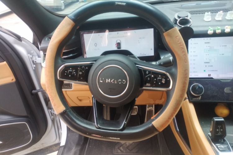 Used Lynk & Co 09 EM-P 2023 2.0TD EM-P Long-Range Version PM Six-Seater Steering Wheel