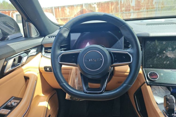 Used Lynk & Co 09 EM-P 2023 2.0TD EM-P Four-Wheel Drive Asian Games Executive Edition Five Seats Steering Wheel