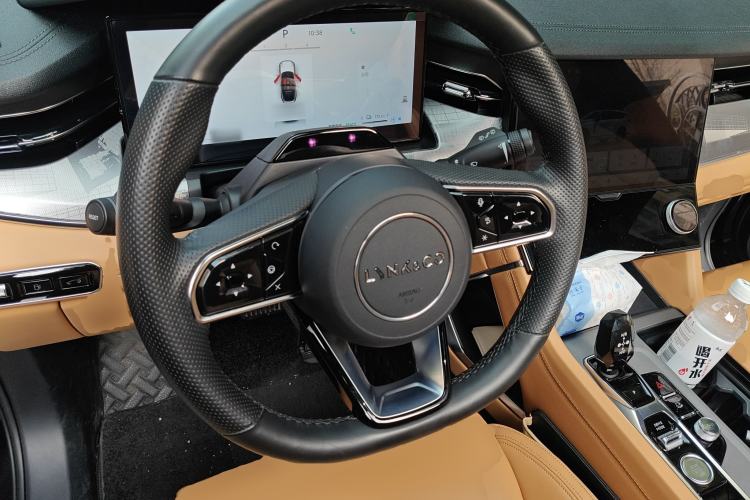 Used Lynk & Co 09 EM-P 2023 2.0TD EM-P Long-Range Version PM Six-Seater Steering Wheel