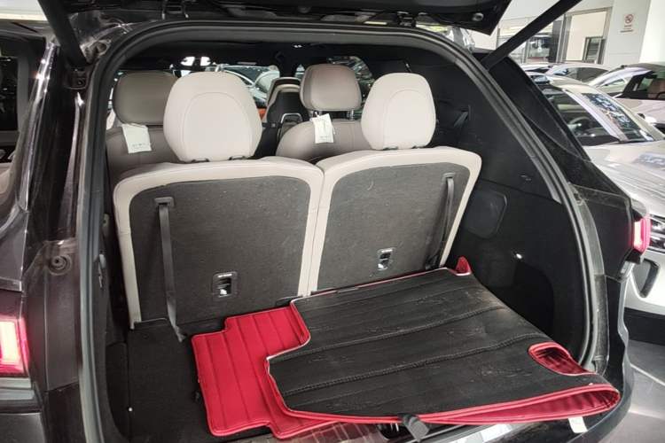 Used Lynk & Co 09 EM-P 2023 2.0TD EM-P Long-Range Version PM Six-Seater Trunk