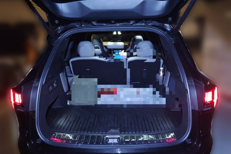 Used Lynk & Co 09 EM-P 2023 2.0TD EM-P Long-Range Version PM 7-Seater Trunk