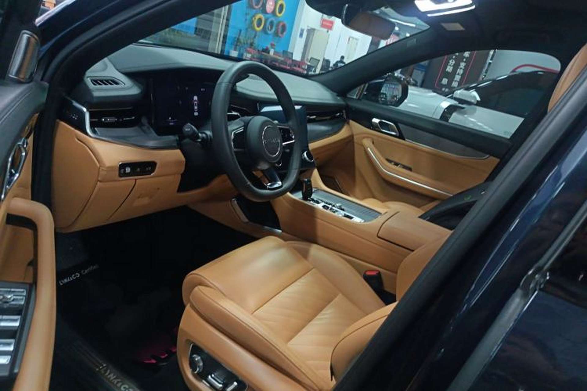 Used Lynk & Co 09 EM-P 2023 2.0TD EM-P Four-Wheel Drive Asian Games Executive Edition Five Seats Driver Seat
