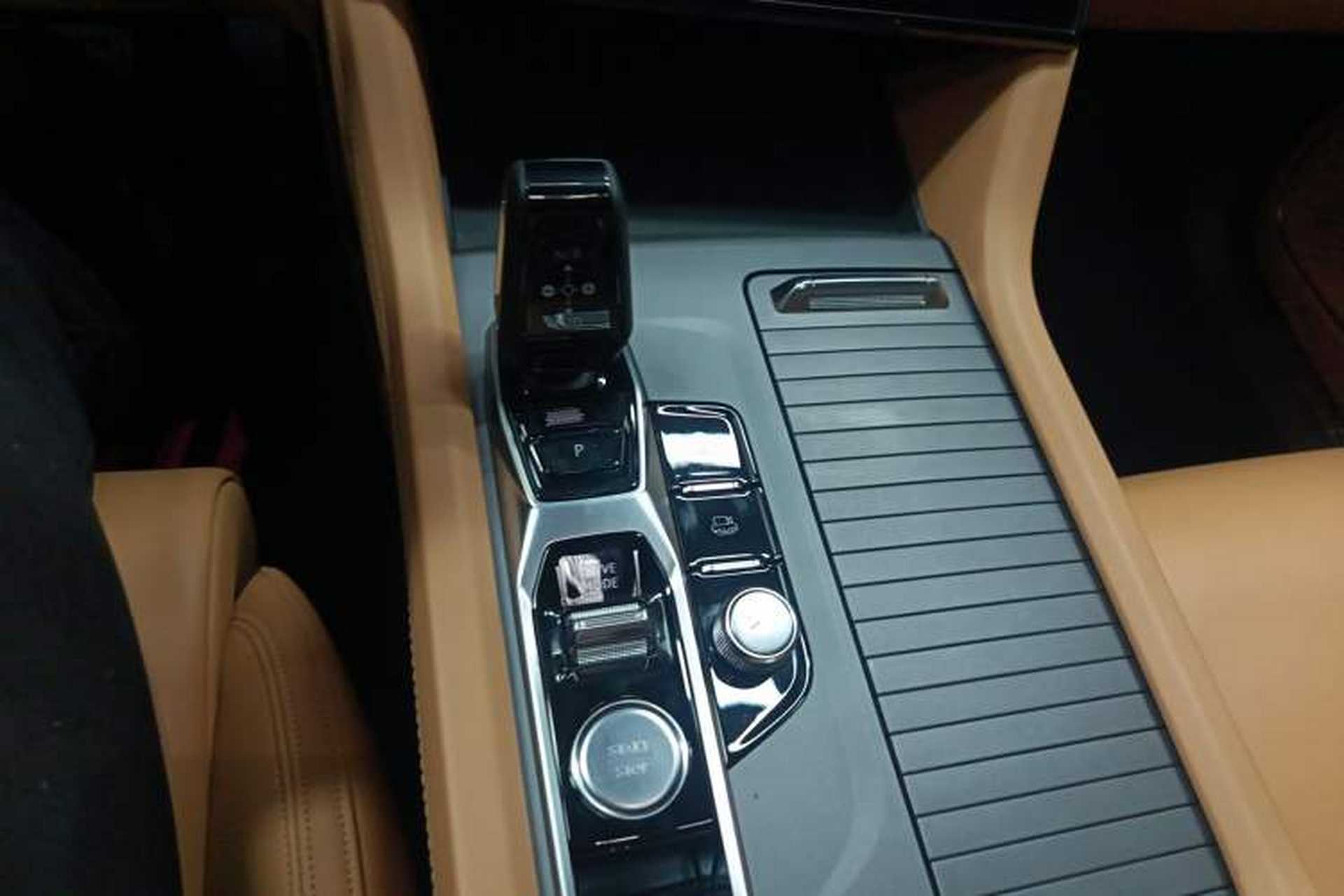 Used Lynk & Co 09 EM-P 2023 2.0TD EM-P Four-Wheel Drive Asian Games Executive Edition Five Seats Gear Lever
