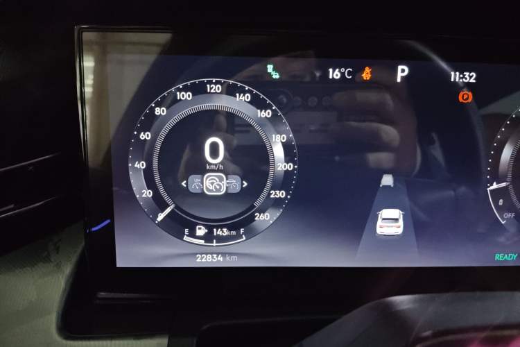 Used Lynk & Co 09 EM-P 2023 2.0TD EM-P Four-Wheel Drive Asian Games Executive Edition Five Seats Instrument Cluster