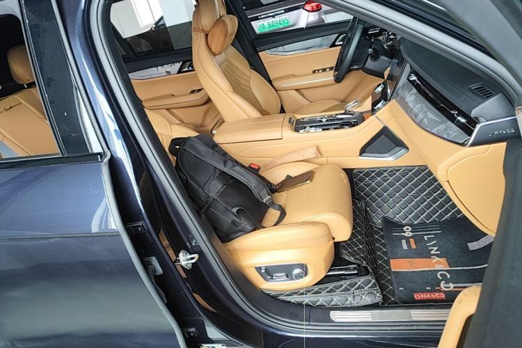 Used Lynk & Co 09 EM-P 2023 2.0TD EM-P Four-Wheel Drive Asian Games Executive Edition Five Seats Right Front Seat