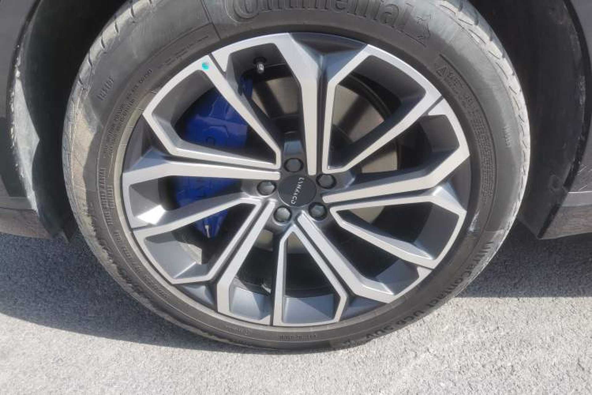 Used Lynk & Co 09 EM-P 2023 2.0TD EM-P Four-Wheel Drive Asian Games Executive Edition Five Seats Right Front Wheel Hub