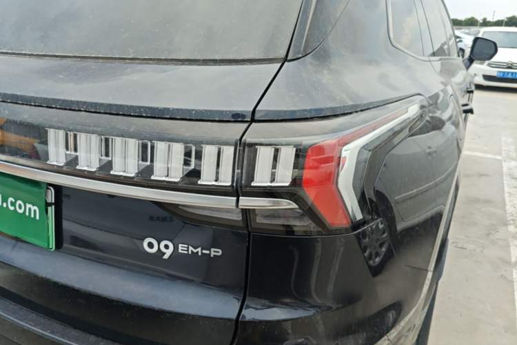 Used Lynk & Co 09 EM-P 2023 2.0TD EM-P Four-Wheel Drive Asian Games Executive Edition Five Seats Right Rear Taillight