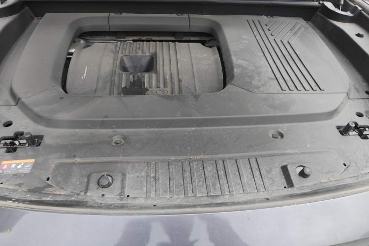 Used Lynk & Co 09 EM-P 2023 2.0TD EM-P Long-Range Version PM Six-Seater Engine Bay