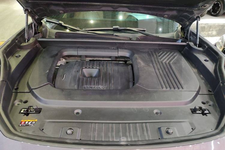 Used Lynk & Co 09 EM-P 2023 2.0TD EM-P Long-Range Version PM 7-Seater Engine Bay