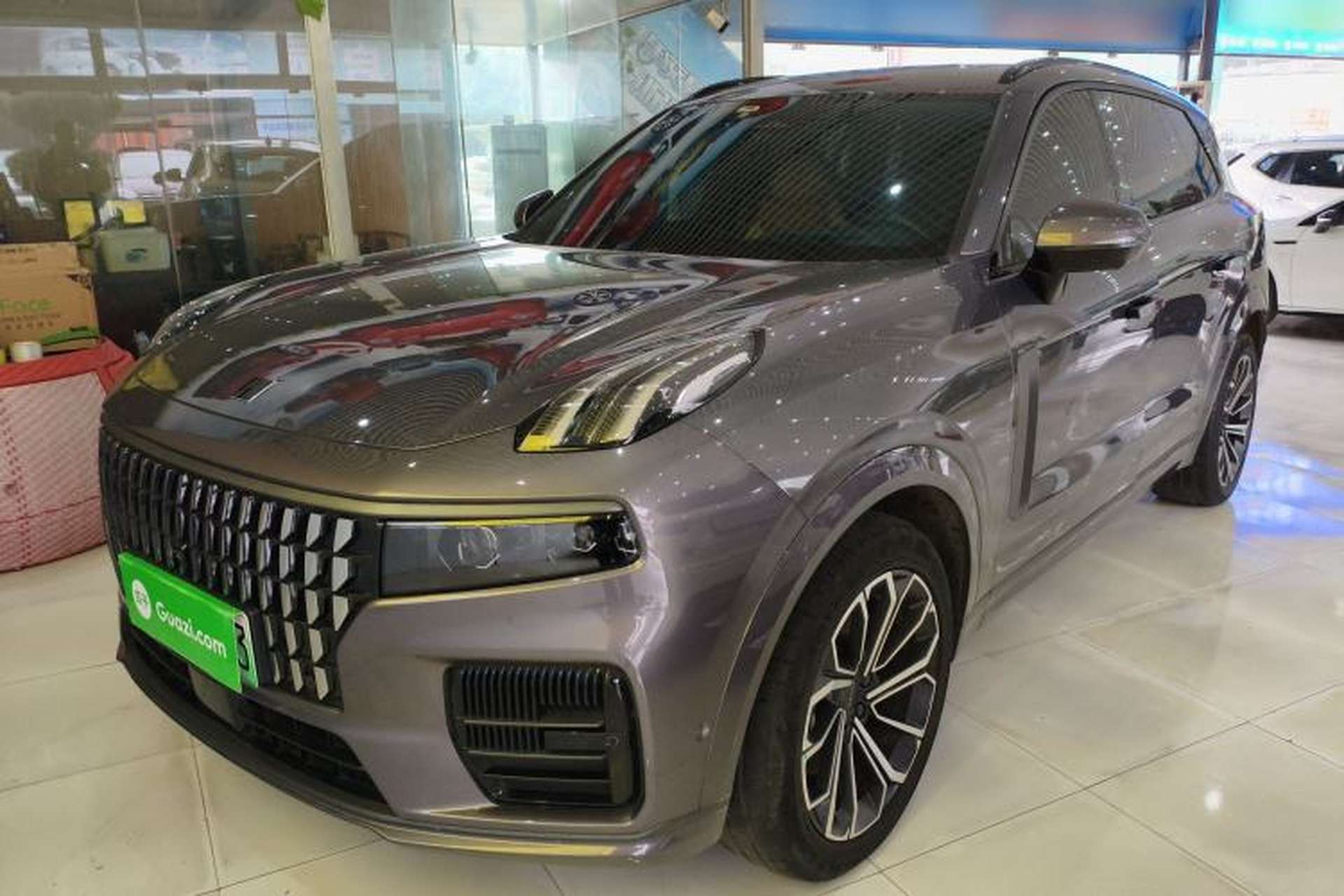 Used Lynk & Co 09 EM-P 2023 2.0TD EM-P Long-Range Version PM 7-Seater Front Left 45 Deg