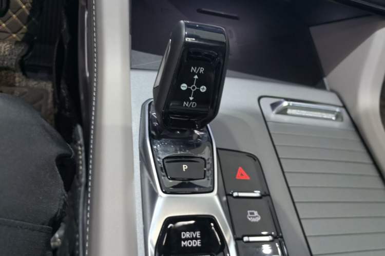 Used Lynk & Co 09 EM-P 2023 2.0TD EM-P Long-Range Version PM Six-Seater Gear Lever