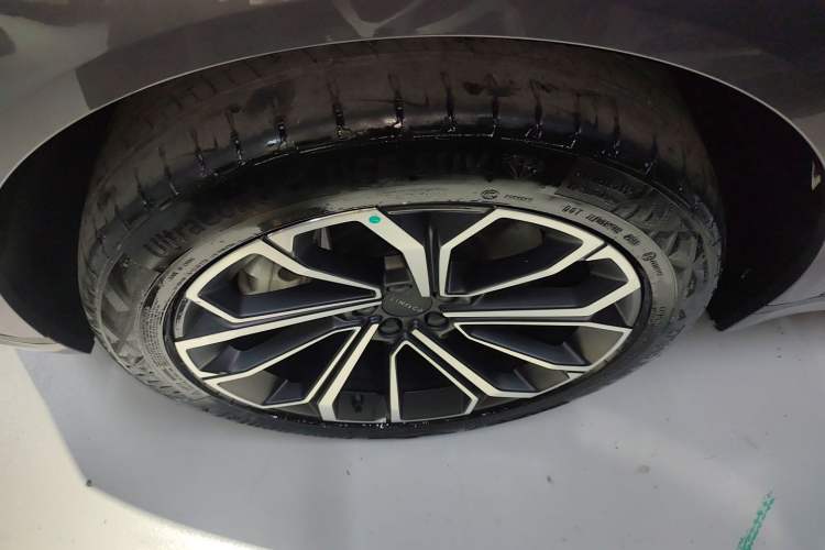 Used Lynk & Co 09 EM-P 2023 2.0TD EM-P Long-Range Version PM 7-Seater Left Front Wheel Hub