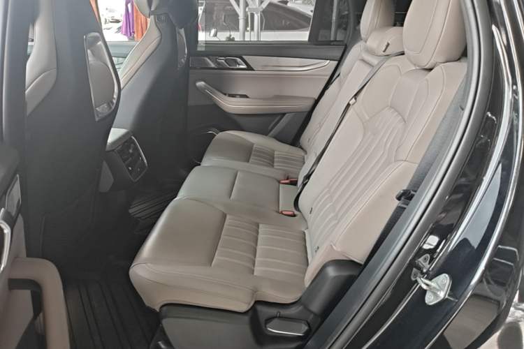 Used Lynk & Co 09 EM-P 2023 2.0TD EM-P Long-Range Version PM 7-Seater Left Rear Seat
