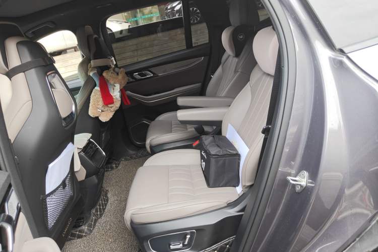 Used Lynk & Co 09 EM-P 2023 2.0TD EM-P Long-Range Version PM Six-Seater Left Rear Seat