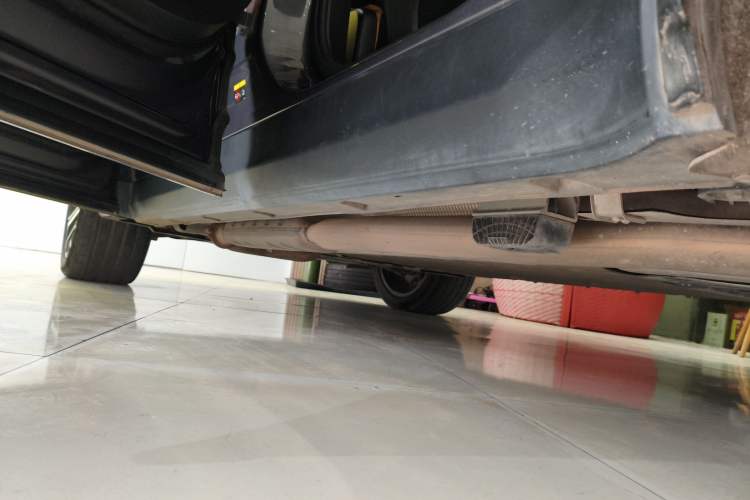 Used Lynk & Co 09 EM-P 2023 2.0TD EM-P Long-Range Version PM 7-Seater Left Side Sill