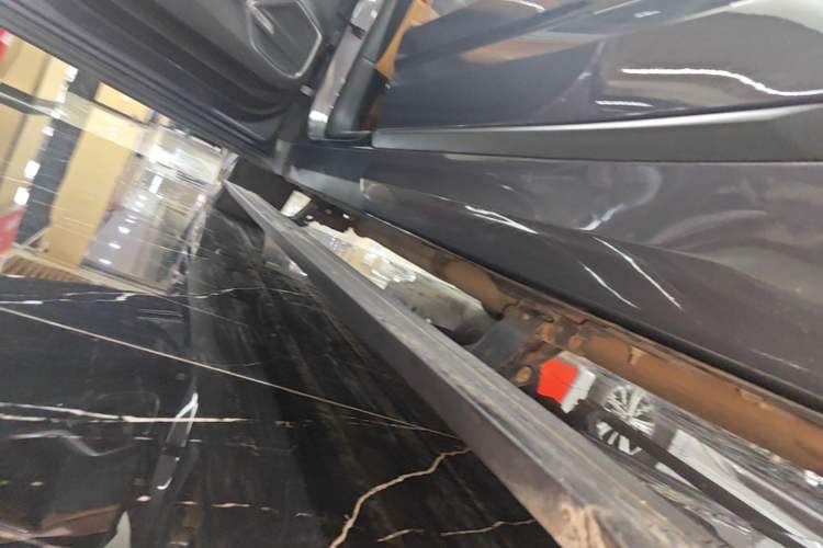 Used Lynk & Co 09 EM-P 2023 2.0TD EM-P Long-Range Version PM 7-Seater Left Side Sill