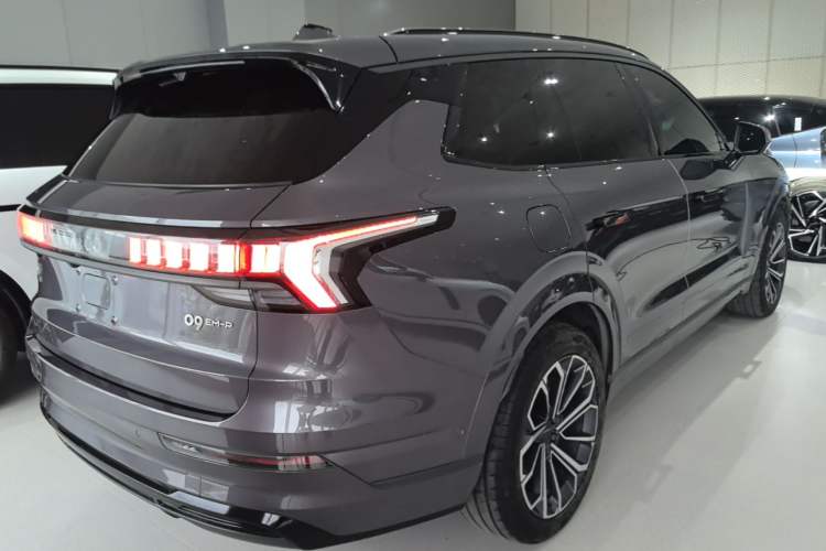 Used Lynk & Co 09 EM-P 2023 2.0TD EM-P Long-Range Version PM Six-Seater Rear Right 45 Deg