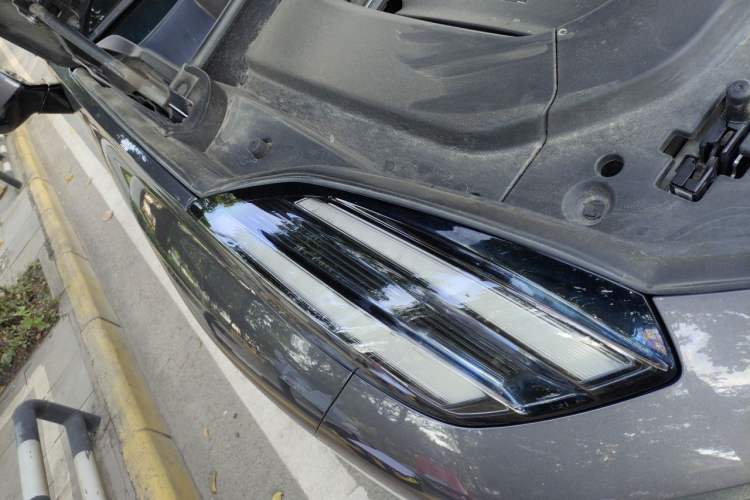 Used Lynk & Co 09 EM-P 2023 2.0TD EM-P Long-Range Version PM Six-Seater Right Front Headlight