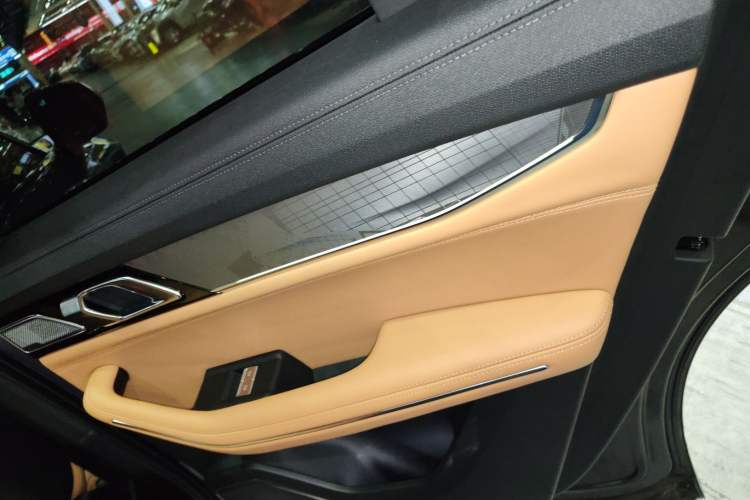 Used Lynk & Co 09 EM-P 2023 2.0TD EM-P Long-Range Version PM 7-Seater Right Rear Door Interior
