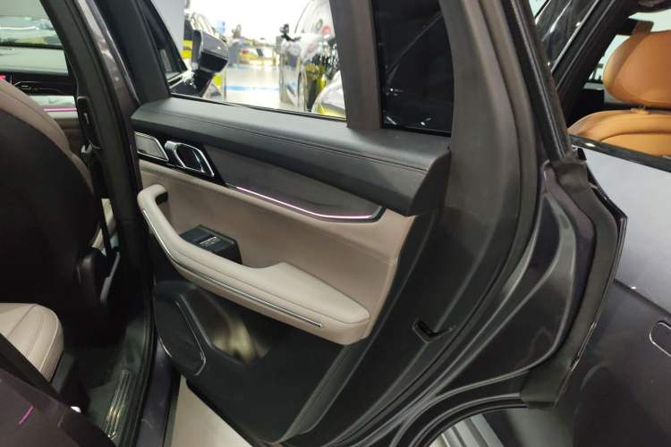 Used Lynk & Co 09 EM-P 2023 2.0TD EM-P Long-Range Version PM 7-Seater Right Rear Door Interior