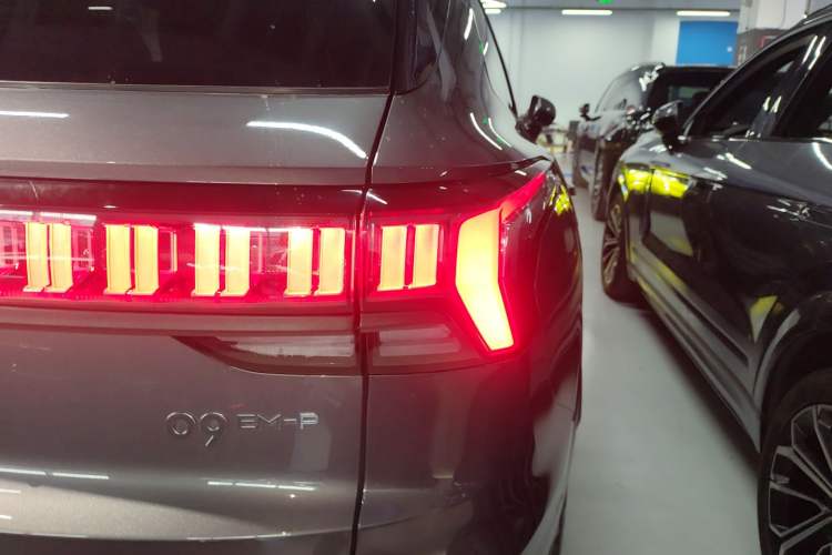 Used Lynk & Co 09 EM-P 2023 2.0TD EM-P Long-Range Version PM 7-Seater Right Rear Taillight