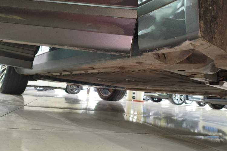Used Lynk & Co 09 EM-P 2023 2.0TD EM-P Long-Range Version PM 7-Seater Right Side Sill