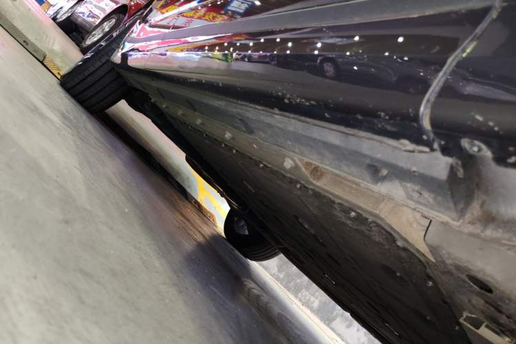 Used Lynk & Co 09 EM-P 2023 2.0TD EM-P Long-Range Version PM 7-Seater Right Side Sill