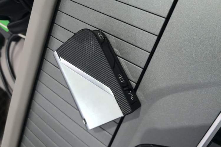Used Lynk & Co 09 EM-P 2023 2.0TD EM-P Long-Range Version PM Six-Seater Vehicle Key