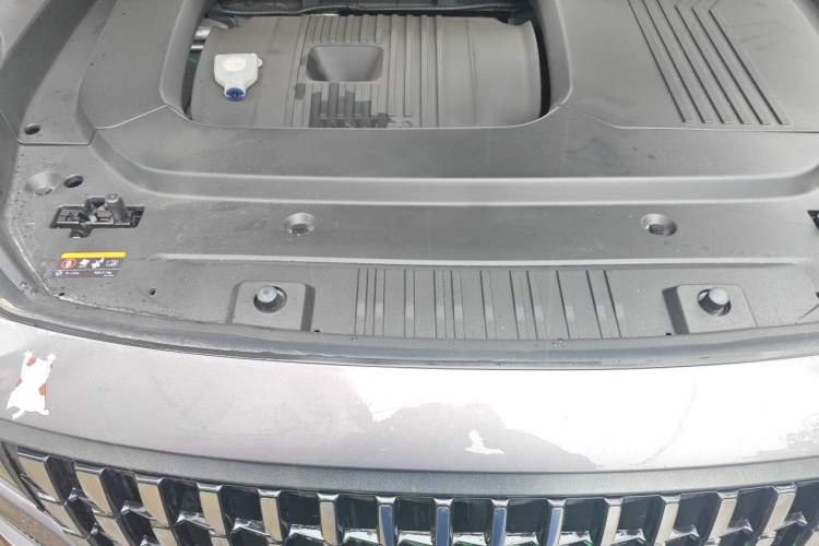 Used Lynk & Co 09 EM-P 2023 2.0TD EM-P Long-Range Version PM Six-Seater Engine Bay