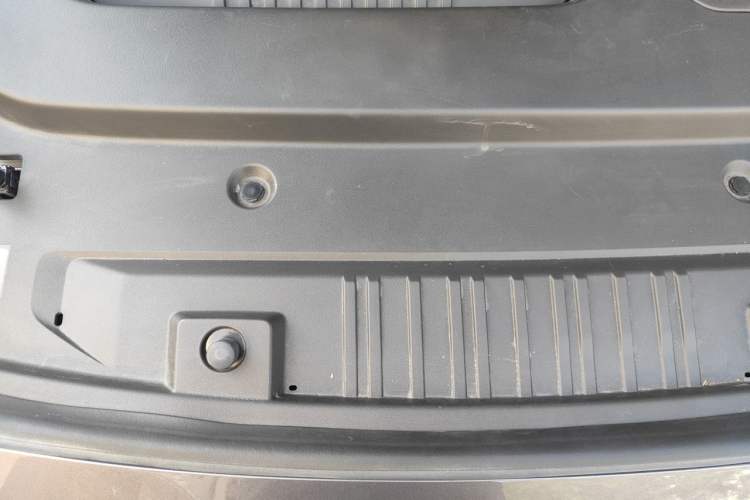 Used Lynk & Co 09 EM-P 2023 2.0TD EM-P Long-Range Version PM 7-Seater Engine Bay
