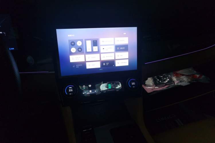 Used Lynk & Co 09 EM-P 2023 2.0TD EM-P Long-Range Version PM Six-Seater Audio And AC Panel