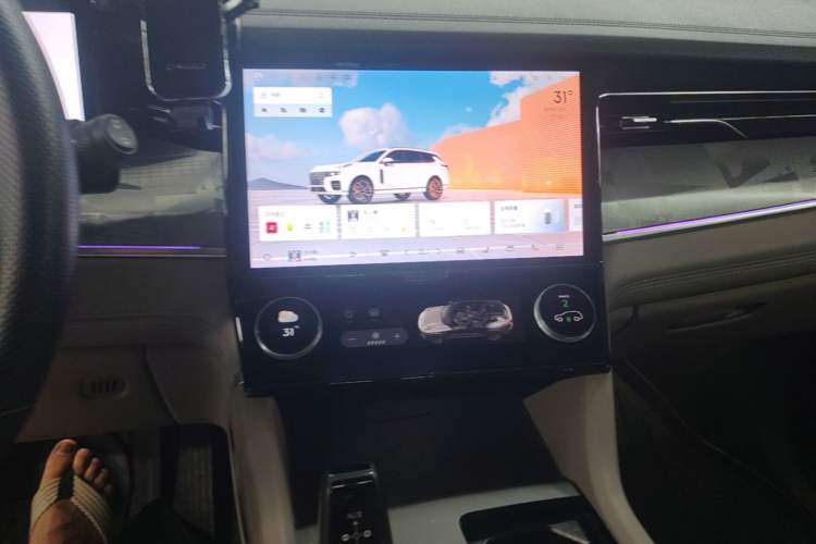 Used Lynk & Co 09 EM-P 2023 2.0TD EM-P Long-Range Version PM Six-Seater Audio And AC Panel