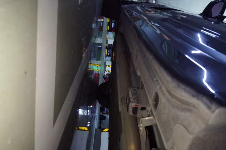 Used Lynk & Co 09 EM-P 2023 2.0TD EM-P Long-Range Version PM Six-Seater Chassis Rear Left
