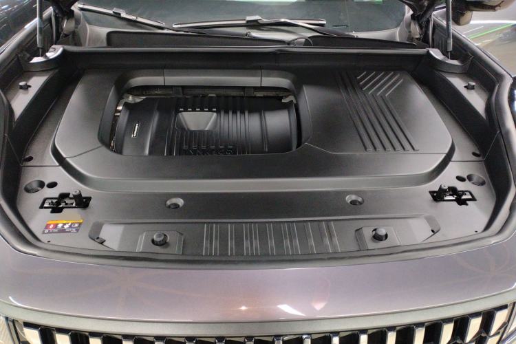 Used Lynk & Co 09 EM-P 2023 2.0TD EM-P Long-Range Version PM 7-Seater Engine Bay