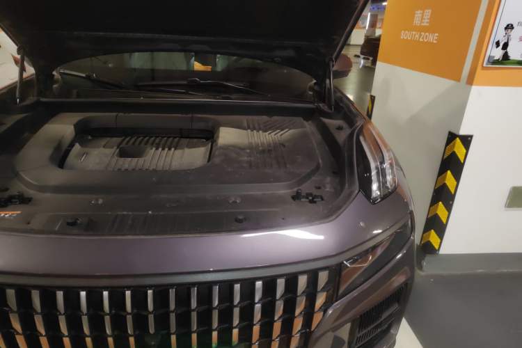 Used Lynk & Co 09 EM-P 2023 2.0TD EM-P Long-Range Version PM Six-Seater Engine Bay Left