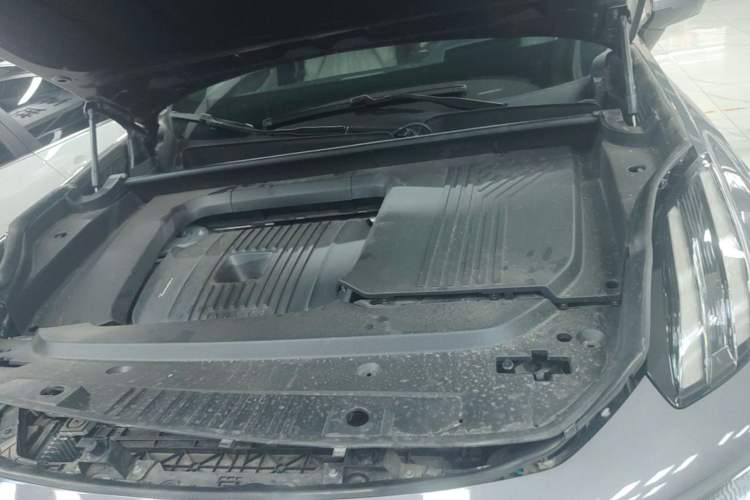 Used Lynk & Co 09 EM-P 2023 2.0TD EM-P Long-Range Version PM Six-Seater Engine Bay