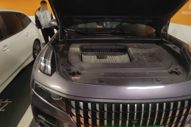 Used Lynk & Co 09 EM-P 2023 2.0TD EM-P Long-Range Version PM Six-Seater Engine Bay Right