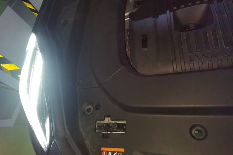 Used Lynk & Co 09 EM-P 2023 2.0TD EM-P Long-Range Version PM Six-Seater Engine Bay Right
