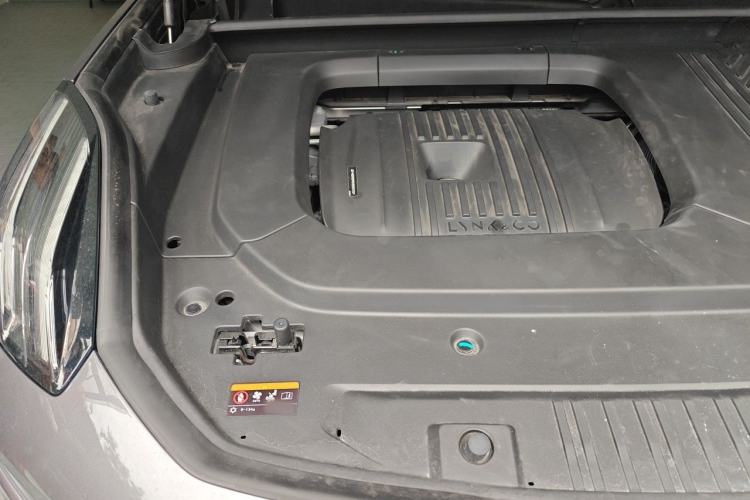 Used Lynk & Co 09 EM-P 2023 2.0TD EM-P Long-Range Version PM Six-Seater Engine Bay Right