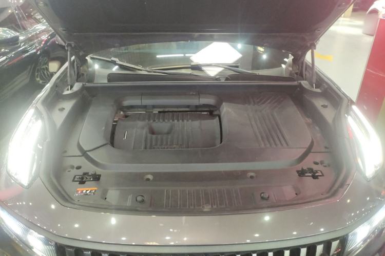 Used Lynk & Co 09 EM-P 2023 2.0TD EM-P Long-Range Version PM 7-Seater Engine Bay